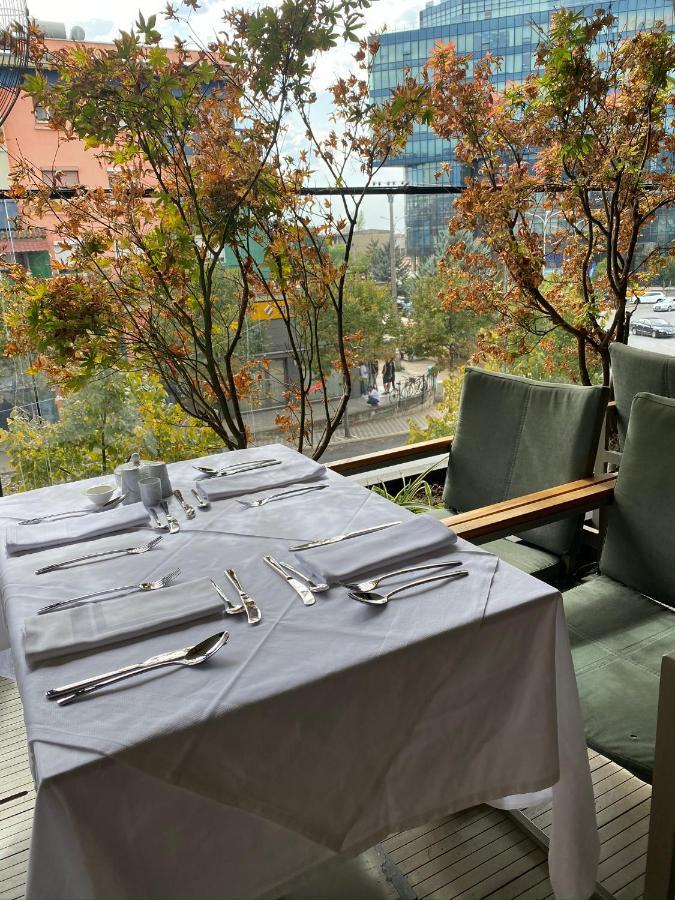Ebel Boutique Hotel Tiranë Ngoại thất bức ảnh