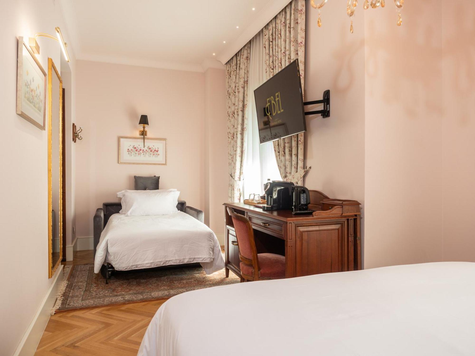 Ebel Boutique Hotel Tiranë Ngoại thất bức ảnh