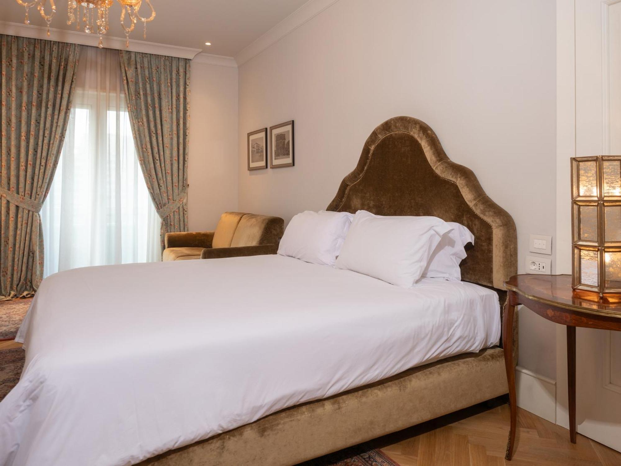 Ebel Boutique Hotel Tiranë Ngoại thất bức ảnh