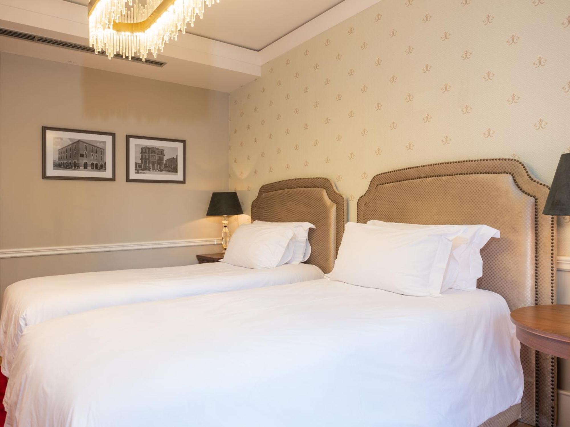 Ebel Boutique Hotel Tiranë Ngoại thất bức ảnh