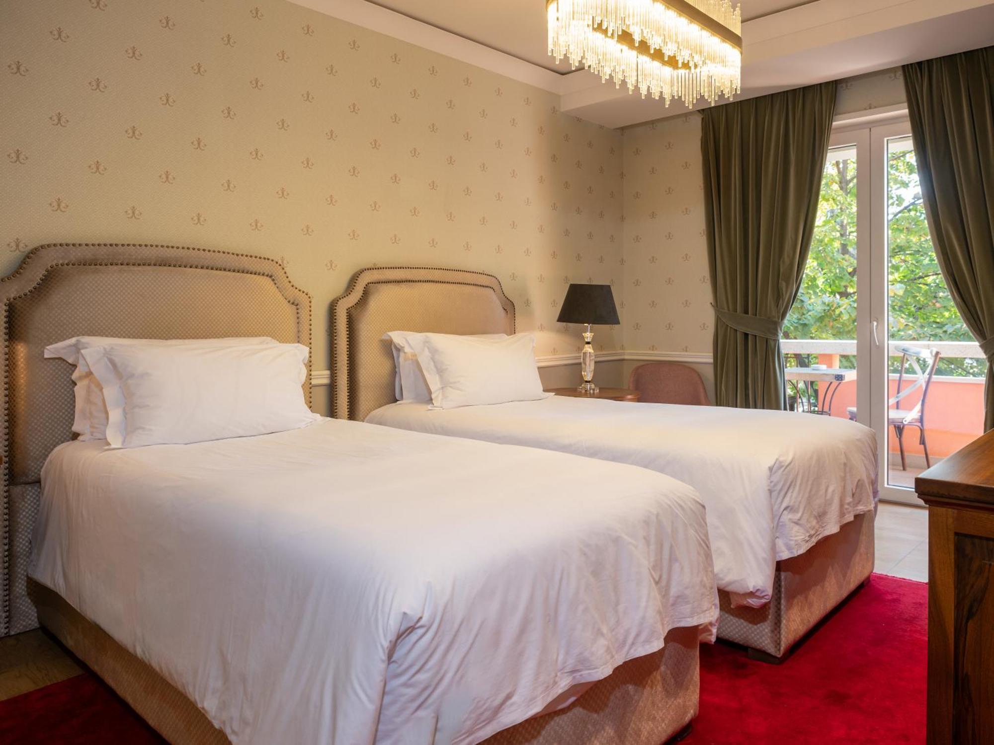 Ebel Boutique Hotel Tiranë Ngoại thất bức ảnh