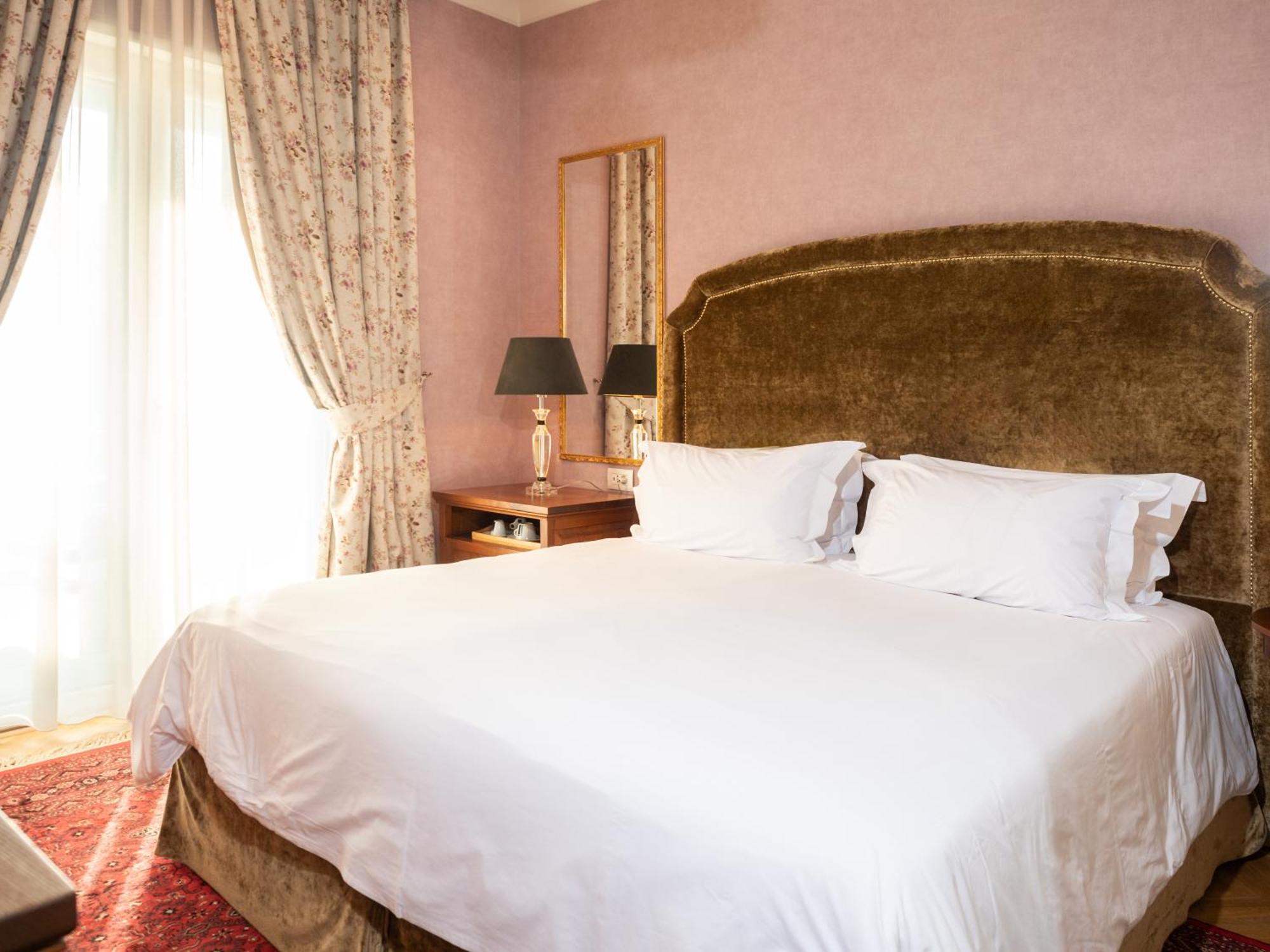 Ebel Boutique Hotel Tiranë Ngoại thất bức ảnh
