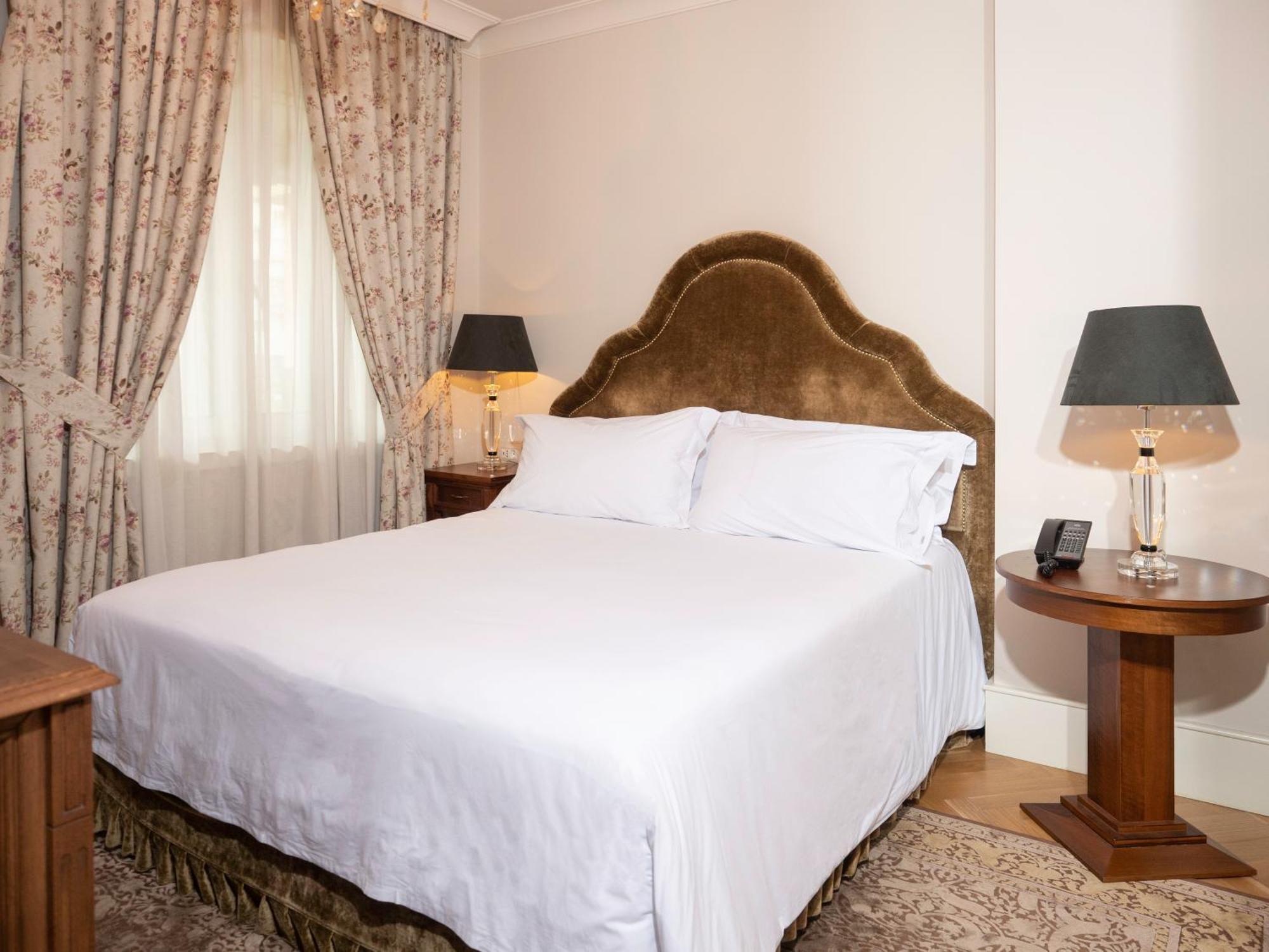Ebel Boutique Hotel Tiranë Ngoại thất bức ảnh